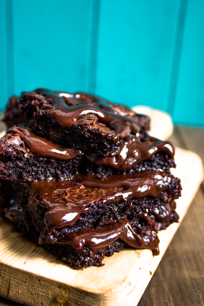 Super Moist & Fudgy Brownies with Chocolate Ganache