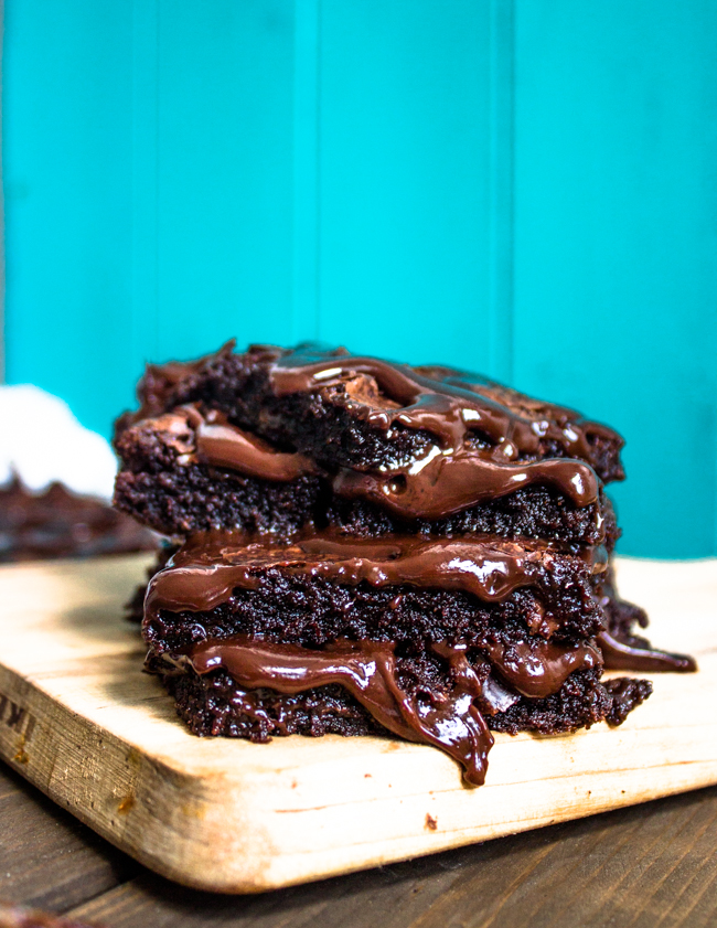 Super Moist & Fudgy Brownies with Chocolate Ganache