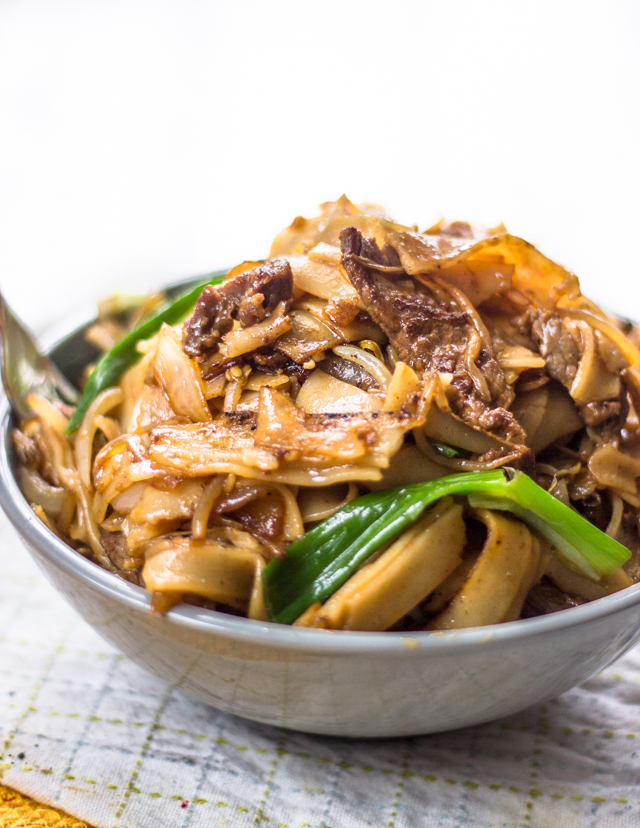 The Best Beef Stir Fry with Flat Rice Noodles #asian #Dinner