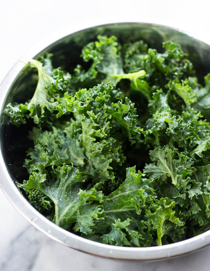 Baked Cheddar Kale Chips #quick #easy #healthy #cheesy