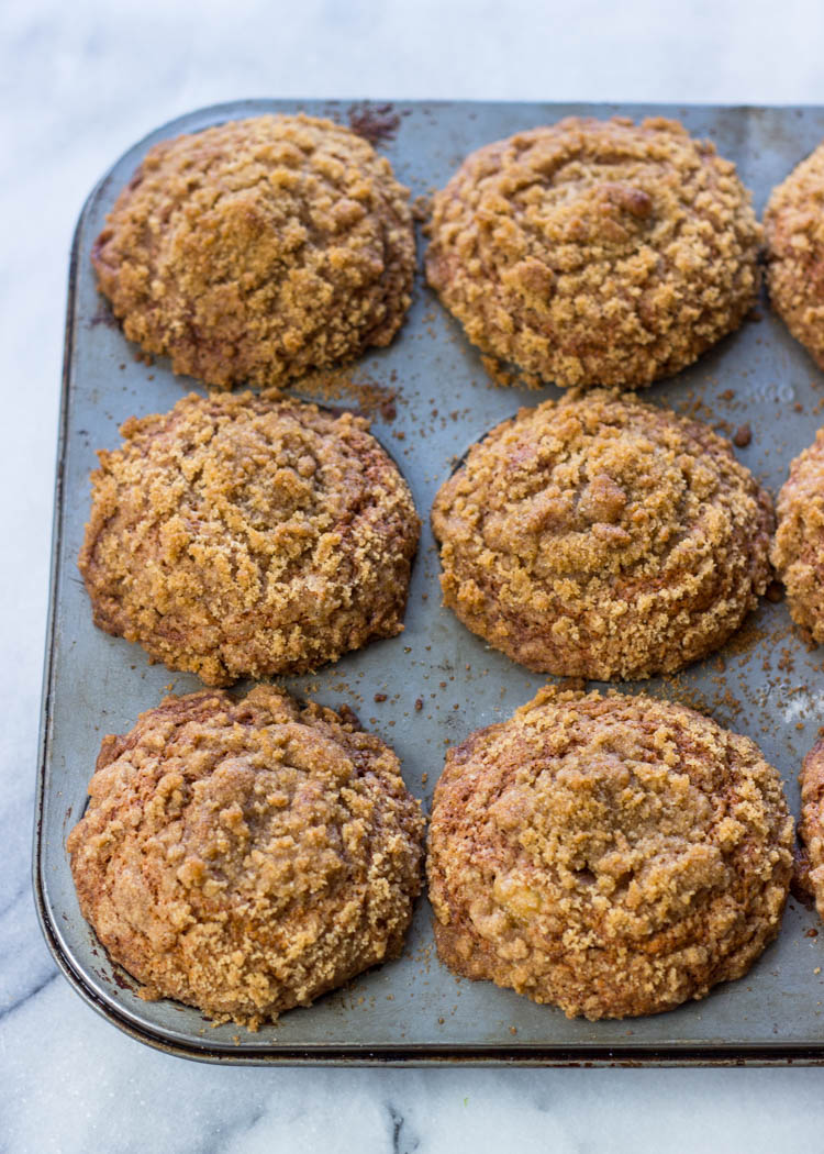Banana Crumb Muffins #gimmedelicious #breakfast #brunch