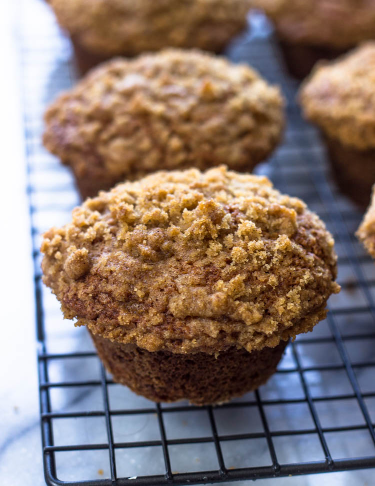 Banana Crumb Muffins #gimmedelicious #breakfast #brunch