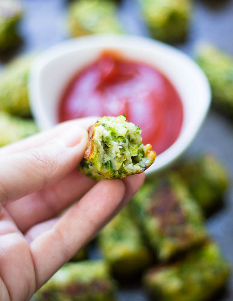Healthy Baked Broccoli Tots are the perfect low-fat snack! #GimmeDelicious #Skinny
