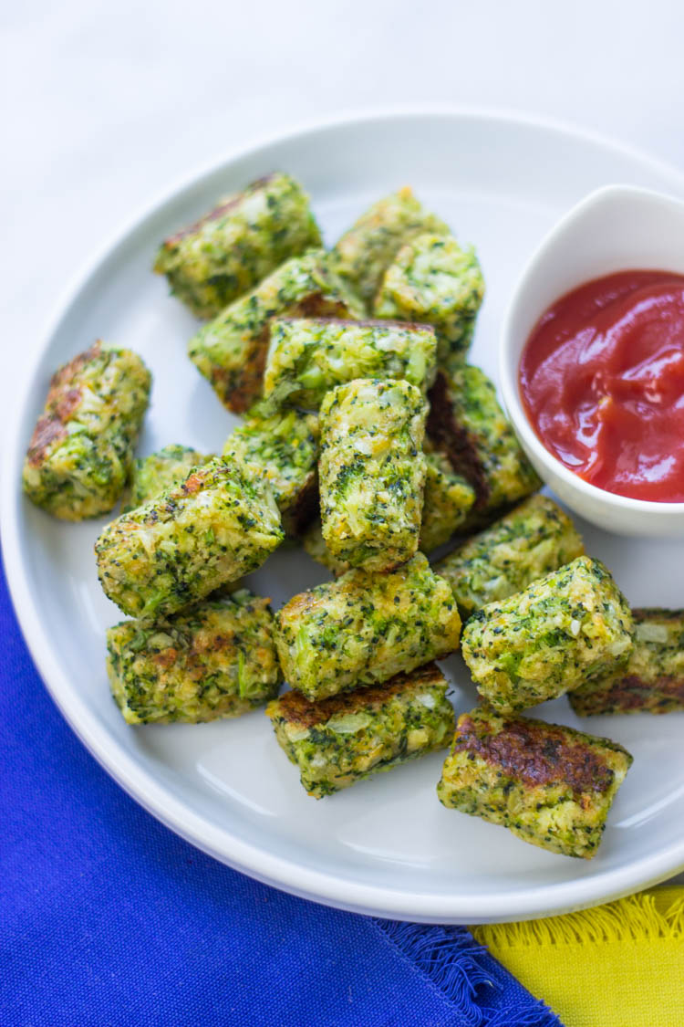 Healthy Baked Broccoli Tots are the perfect low-fat snack! #GimmeDelicious #Skinny