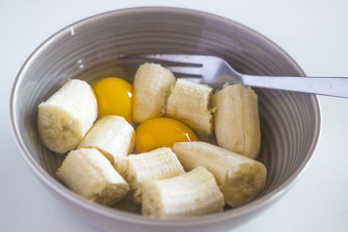 Healthy 2 Ingredient Pancakes (Paleo, Gluten & Dairy-Free, No Sugar added)