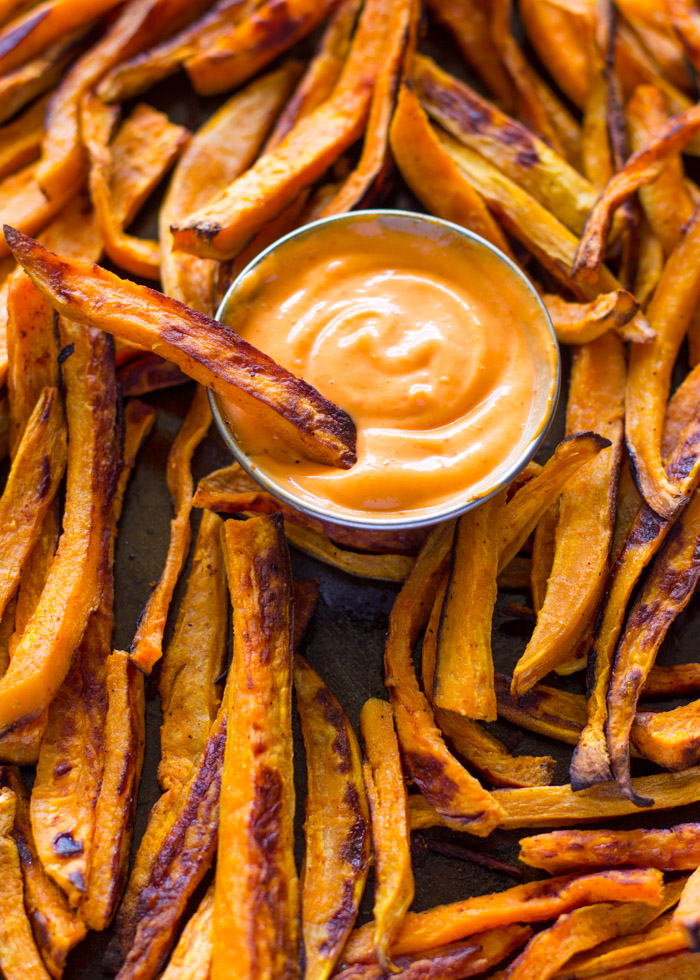 Baked Sweet Potato Fries with Sriracha Dipping Sauce
