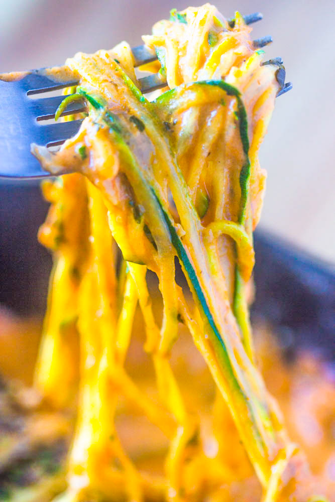 Quick Zucchini pasta with tomato cream sauce