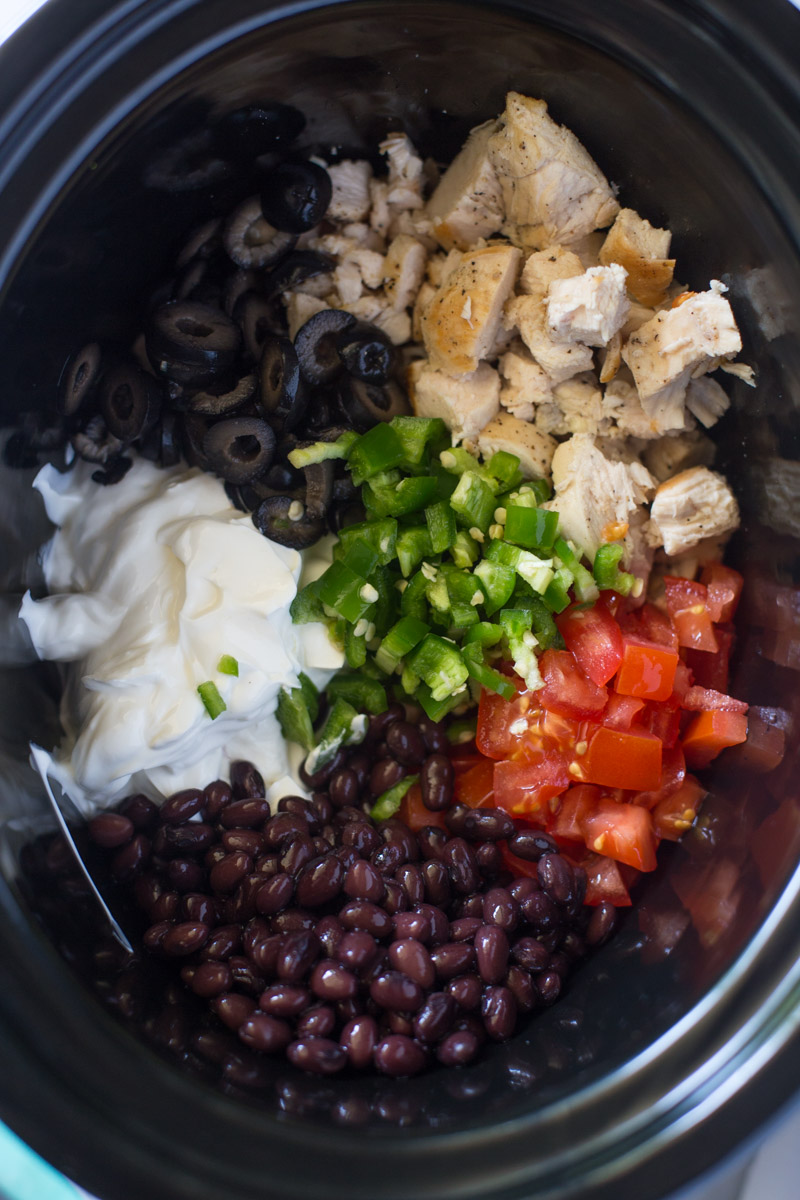 Slow Cooker Queso Chicken Dip