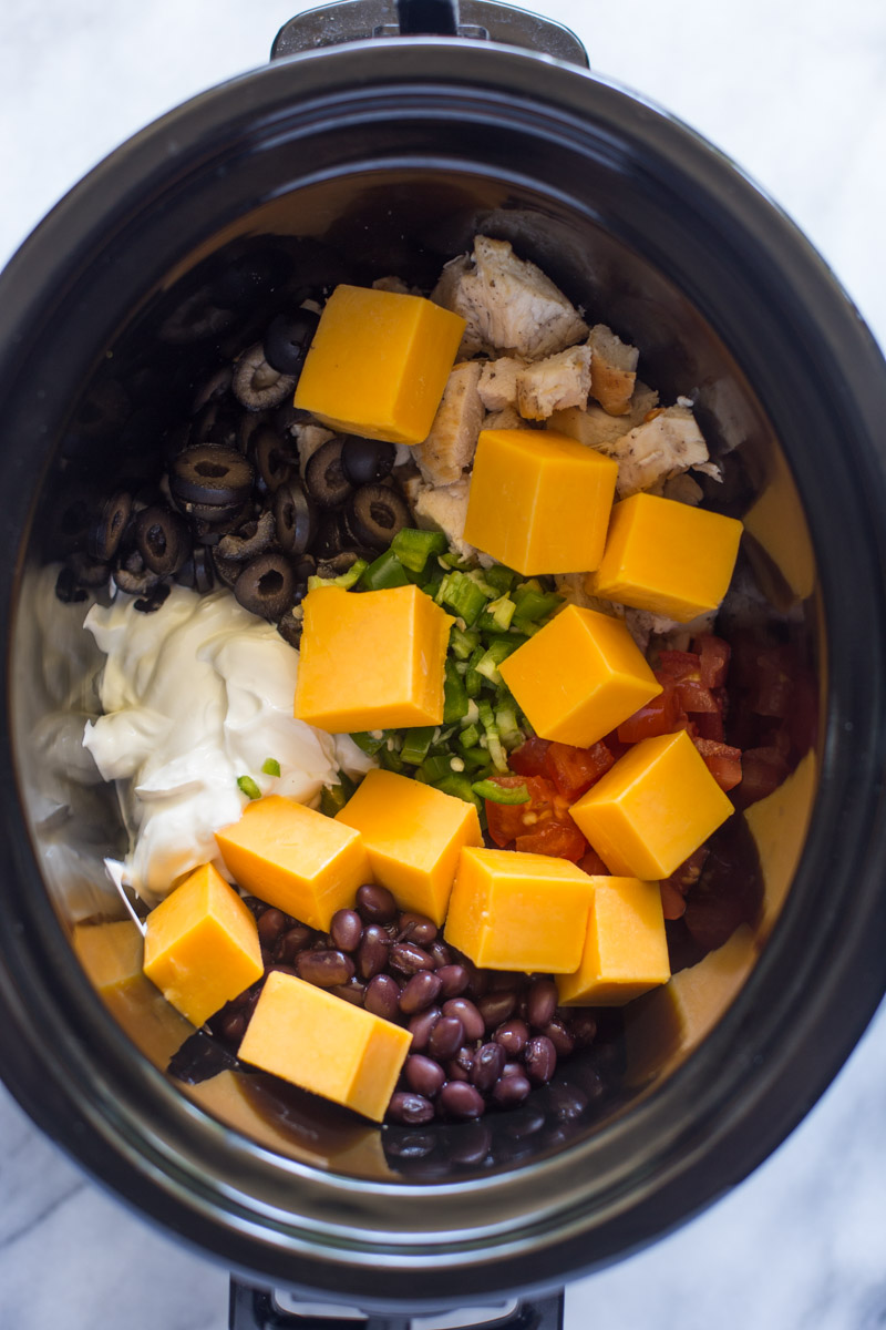 Slow Cooker Queso Chicken Dip
