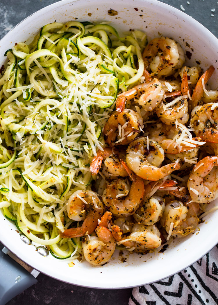 15 minute Garlic Shrimp Zucchini Pasta (One Pan)