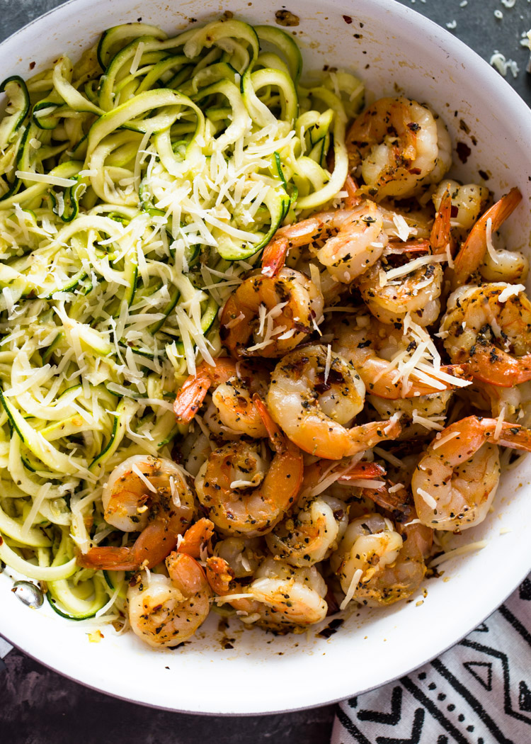 15 minute Garlic Shrimp Zucchini Pasta (One Pan)