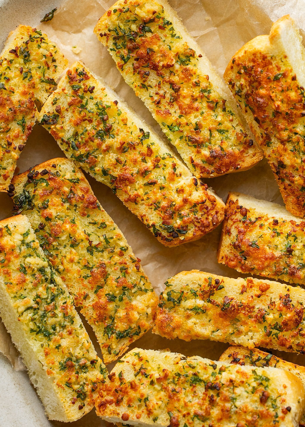 This image has an empty alt attribute; its file name is Airfryergarlicbread-10.jpg